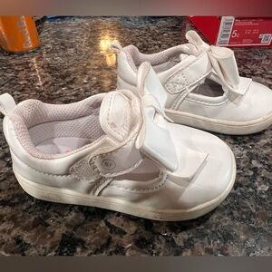 Stride rite White Kids Shoes with Bow